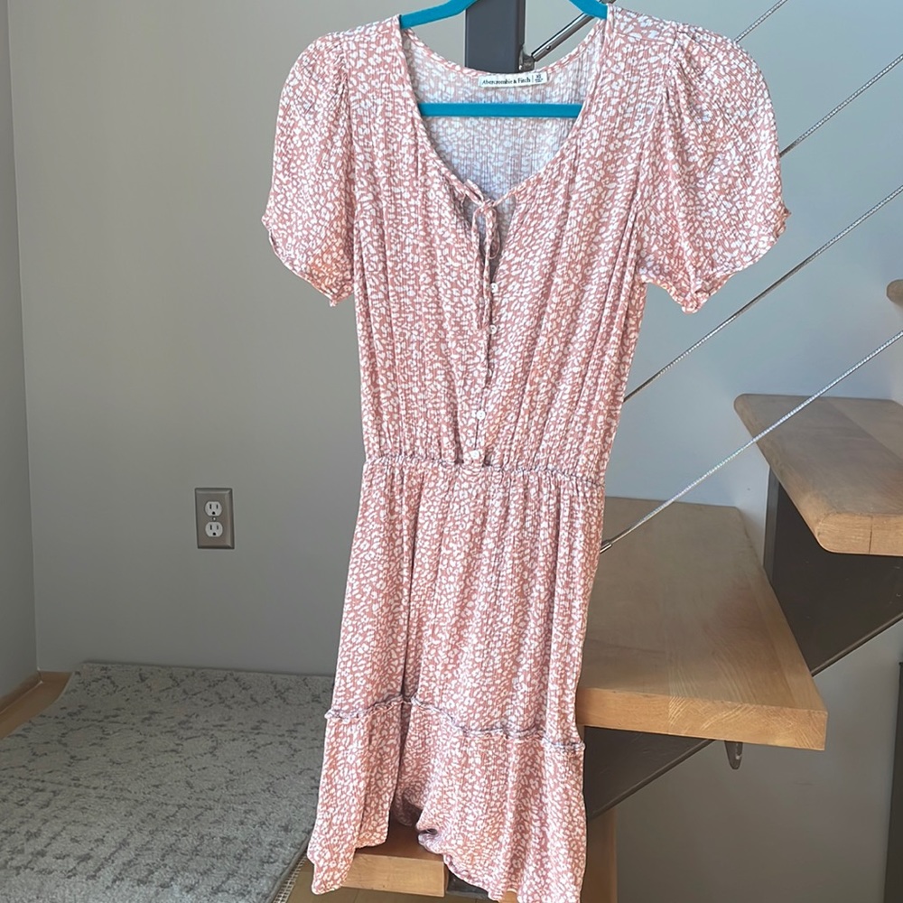 Blush and white Abercrombie dress